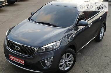 Позашляховик / Кросовер Kia Sorento 2016 в 