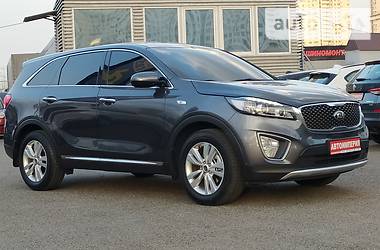Позашляховик / Кросовер Kia Sorento 2016 в 