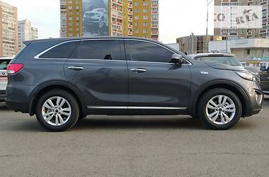 Позашляховик / Кросовер Kia Sorento 2016 в 