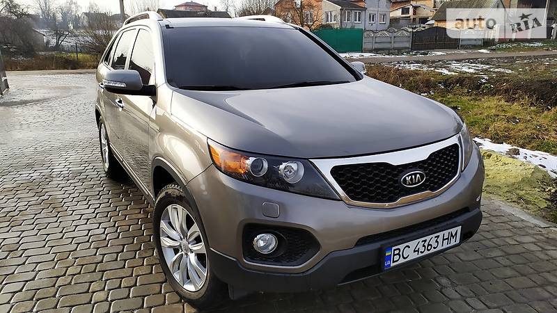 Kia sorento 2010 года