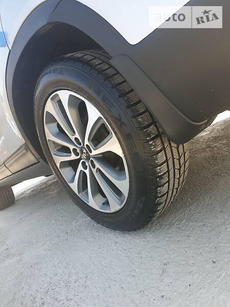 Позашляховик / Кросовер Kia Sorento 2013 в Одесі