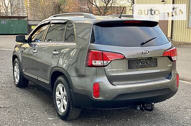 Внедорожник / Кроссовер Kia Sorento 2012 в 