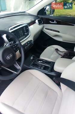 Внедорожник / Кроссовер Kia Sorento 2017 в 