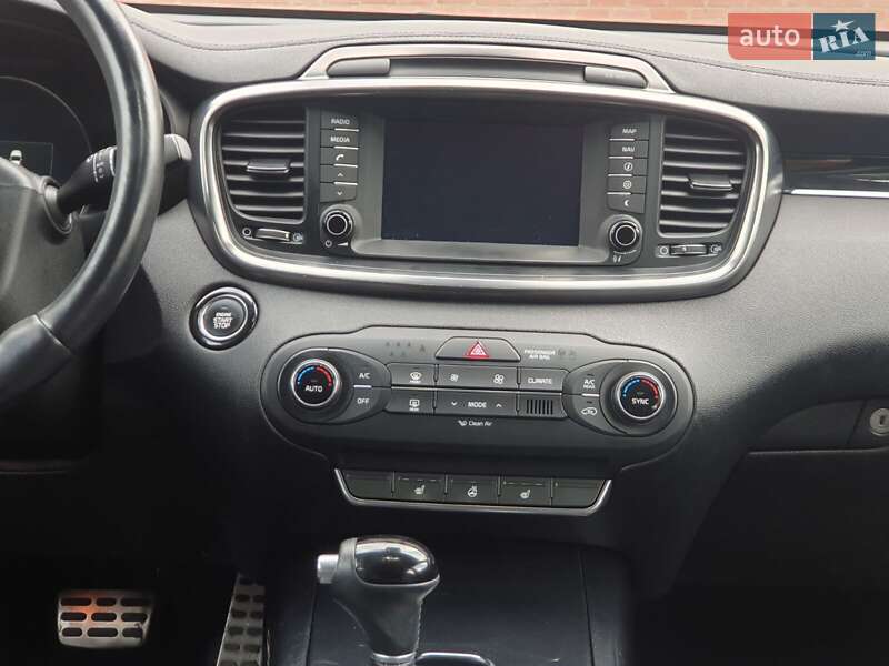 Внедорожник / Кроссовер Kia Sorento 2016 в Луцке