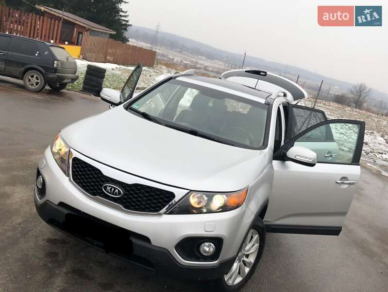 Внедорожник / Кроссовер Kia Sorento 2010 в Калуше
