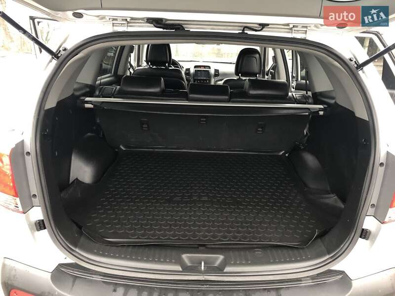 Внедорожник / Кроссовер Kia Sorento 2010 в Калуше