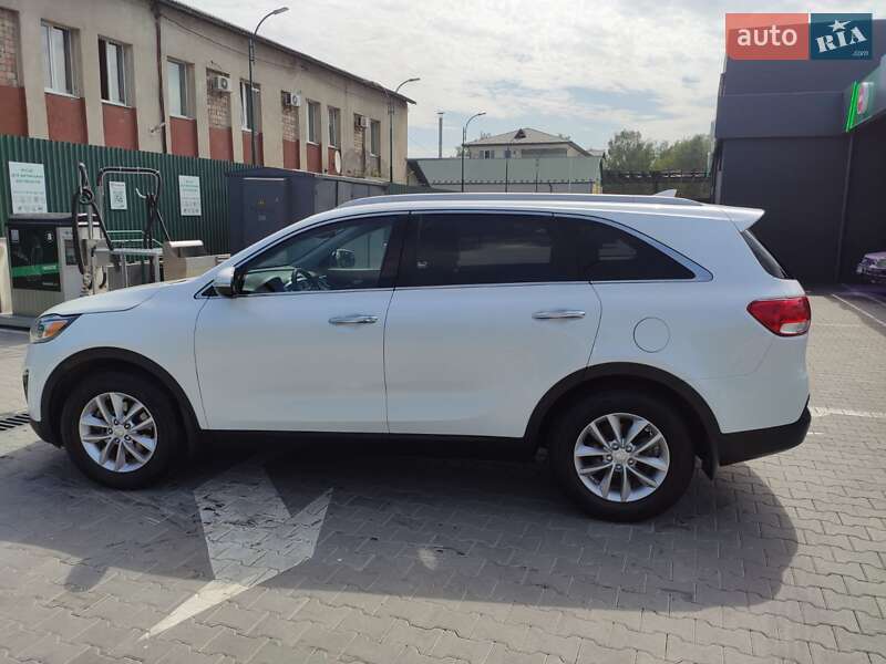 Позашляховик / Кросовер Kia Sorento 2015 в Чернівцях фото 8 Позашляховик / Кросовер Kia Sorento 2015 в Чернівцях