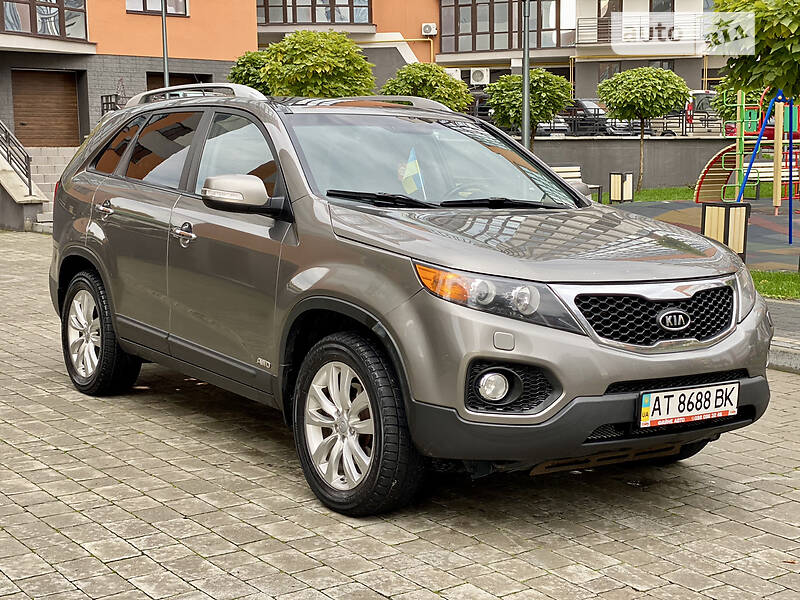 Позашляховик / Кросовер Kia Sorento 2011 в Івано-Франківську