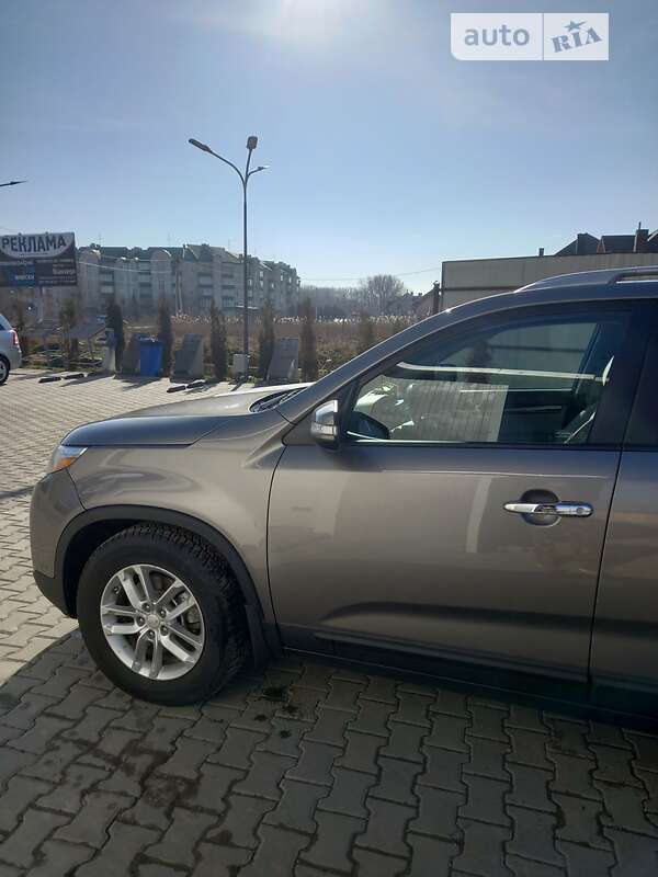 Внедорожник / Кроссовер Kia Sorento 2013 в Дрогобыче