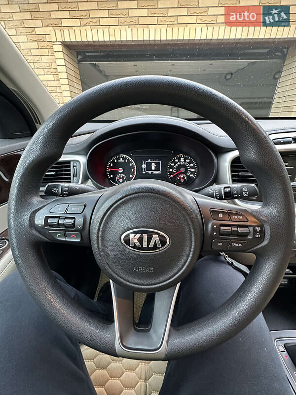 Внедорожник / Кроссовер Kia Sorento 2016 в Кременчуге фото 6 Внедорожник / Кроссовер Kia Sorento 2016 в Кременчуге
