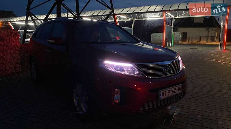 Позашляховик / Кросовер Kia Sorento 2014 в Івано-Франківську