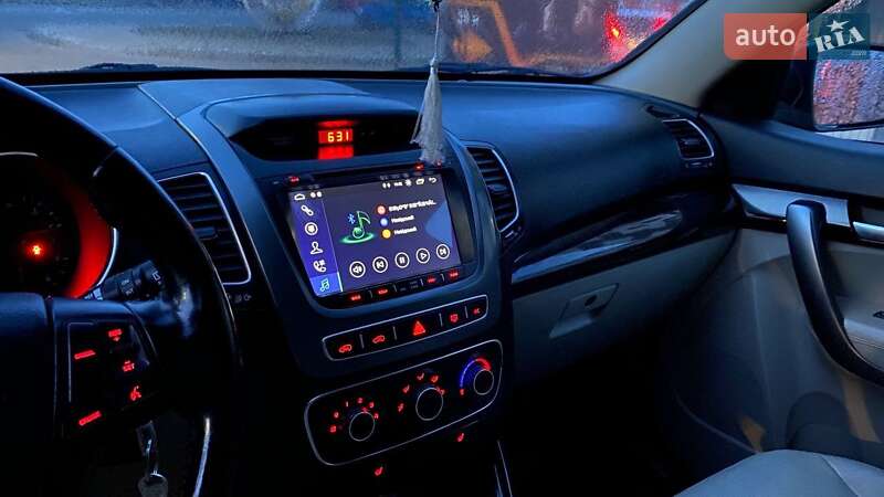 Позашляховик / Кросовер Kia Sorento 2014 в Івано-Франківську