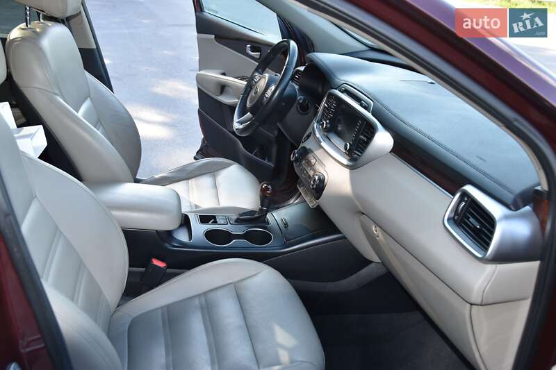 Внедорожник / Кроссовер Kia Sorento 2016 в Чорткове