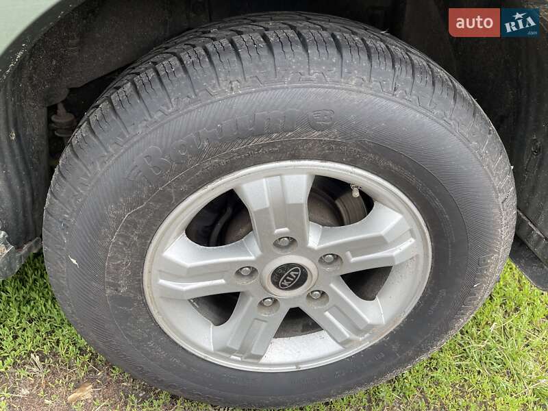 Внедорожник / Кроссовер Kia Sorento 2003 в Кривом Роге