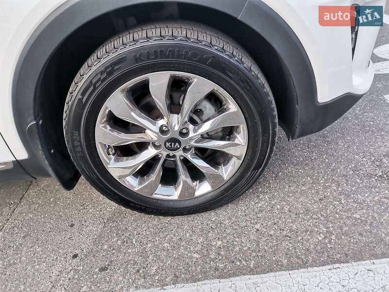Позашляховик / Кросовер Kia Sorento 2017 в Києві
