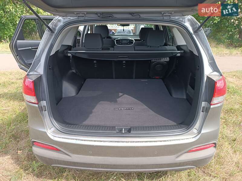 Позашляховик / Кросовер Kia Sorento 2016 в Южноукраїнську