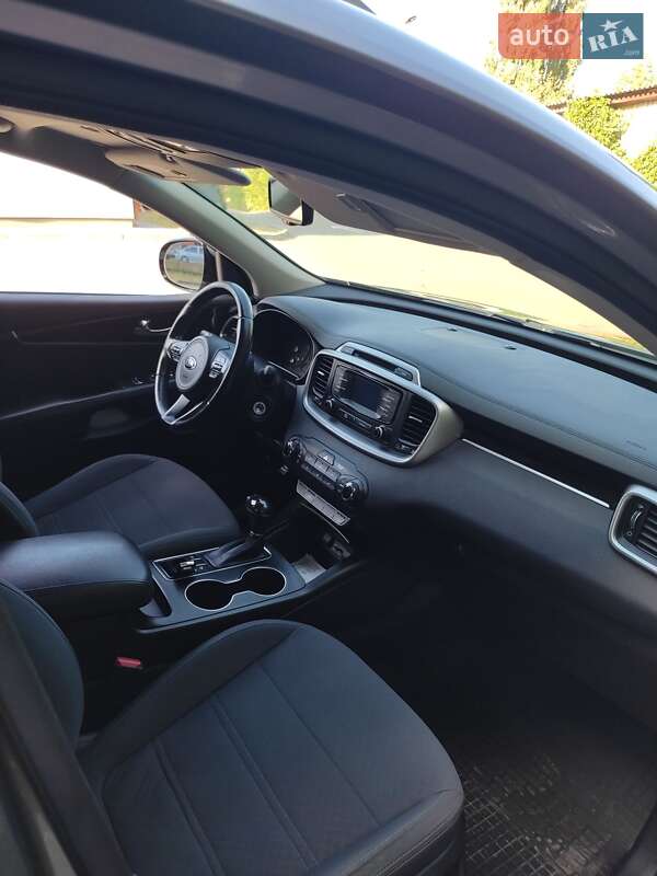 Позашляховик / Кросовер Kia Sorento 2016 в Кам'янець-Подільському