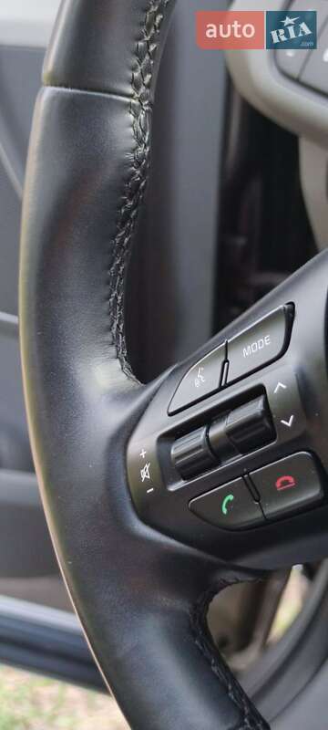 Позашляховик / Кросовер Kia Sorento 2016 в Києві фото 47 Позашляховик / Кросовер Kia Sorento 2016 в Києві