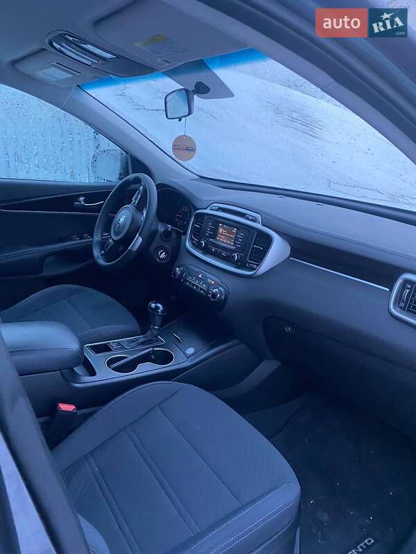 Позашляховик / Кросовер Kia Sorento 2016 в Чернівцях фото 5 Позашляховик / Кросовер Kia Sorento 2016 в Чернівцях