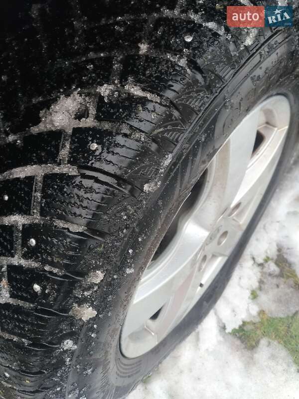 Внедорожник / Кроссовер Kia Sorento 2010 в Сарнах