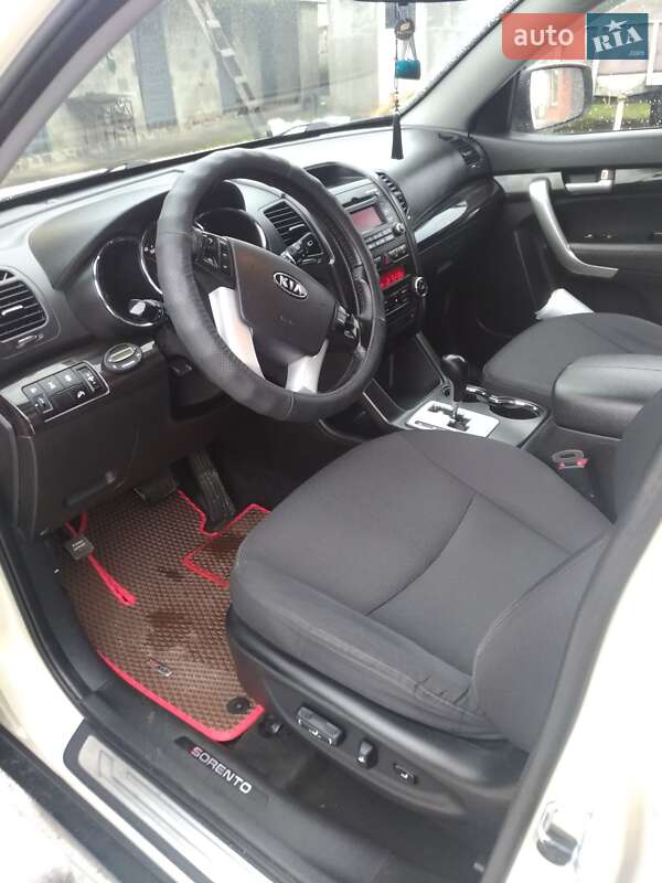 Внедорожник / Кроссовер Kia Sorento 2010 в Сарнах