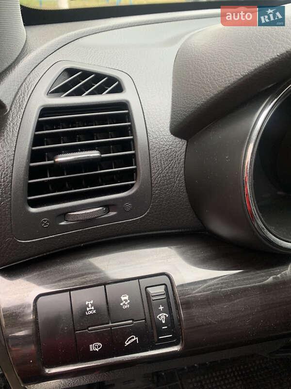 Позашляховик / Кросовер Kia Sorento 2010 в Чернівцях