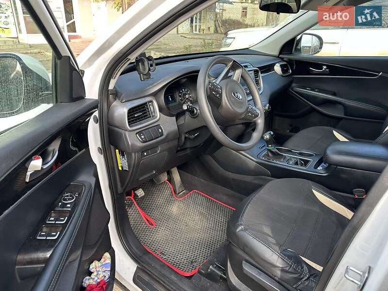 Позашляховик / Кросовер Kia Sorento 2015 в Веселиновому