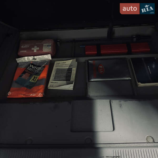 Позашляховик / Кросовер Kia Sorento 2004 в Чернівцях фото 15 Позашляховик / Кросовер Kia Sorento 2004 в Чернівцях