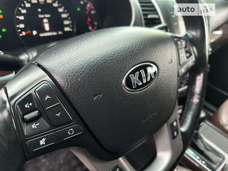 Внедорожник / Кроссовер Kia Sorento 2012 в Трускавце