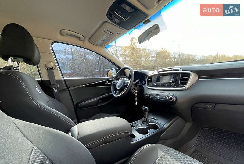Позашляховик / Кросовер Kia Sorento 2016 в Сокалі