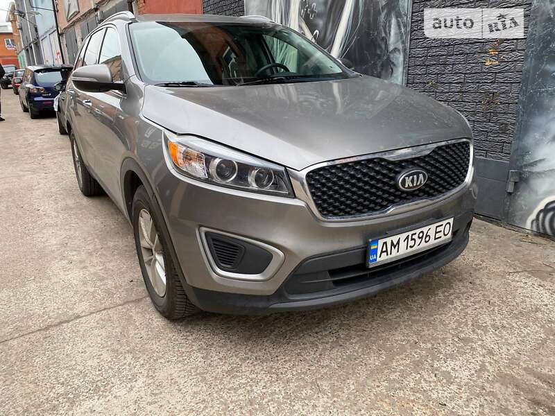 Позашляховик / Кросовер Kia Sorento 2016 в Києві