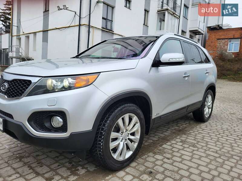 Позашляховик / Кросовер Kia Sorento 2010 в 