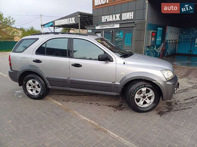 Внедорожник / Кроссовер Kia Sorento 2002 в 