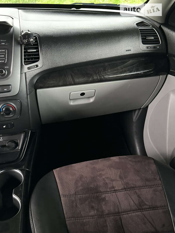 Внедорожник / Кроссовер Kia Sorento 2013 в Киеве