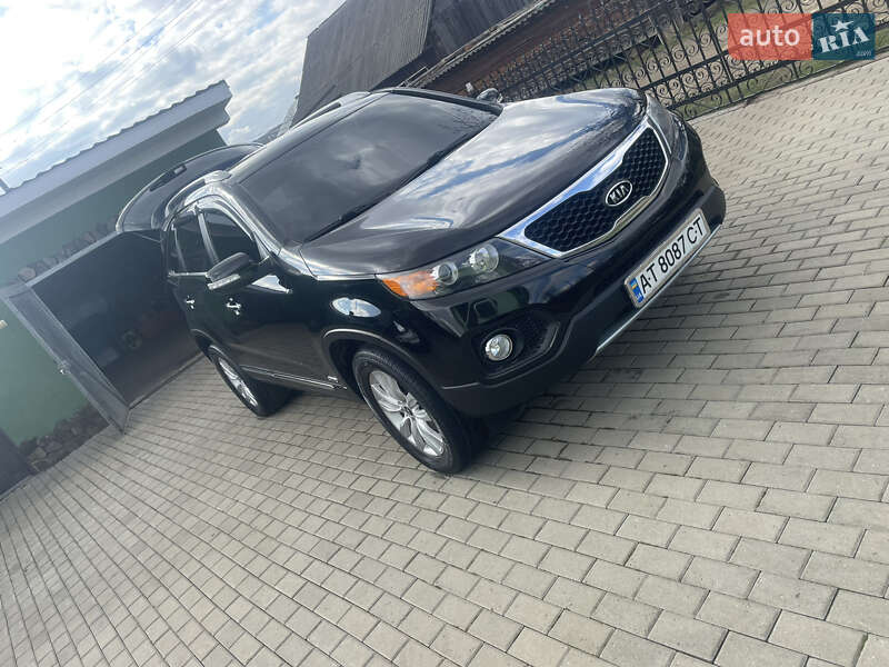 Позашляховик / Кросовер Kia Sorento 2011 в Івано-Франківську