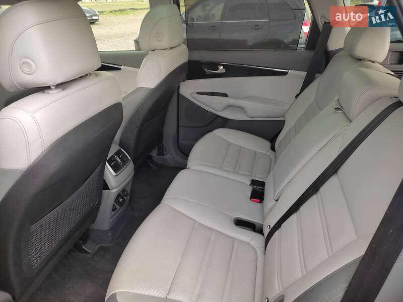 Внедорожник / Кроссовер Kia Sorento 2016 в Львове