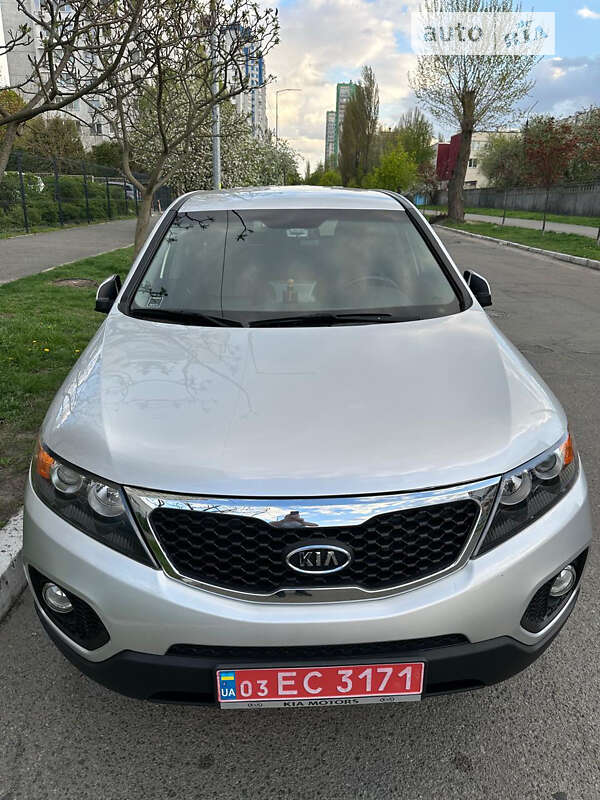 Позашляховик / Кросовер Kia Sorento 2010 в Києві