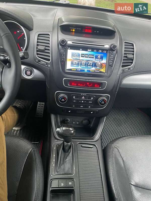 Позашляховик / Кросовер Kia Sorento 2014 в Івано-Франківську