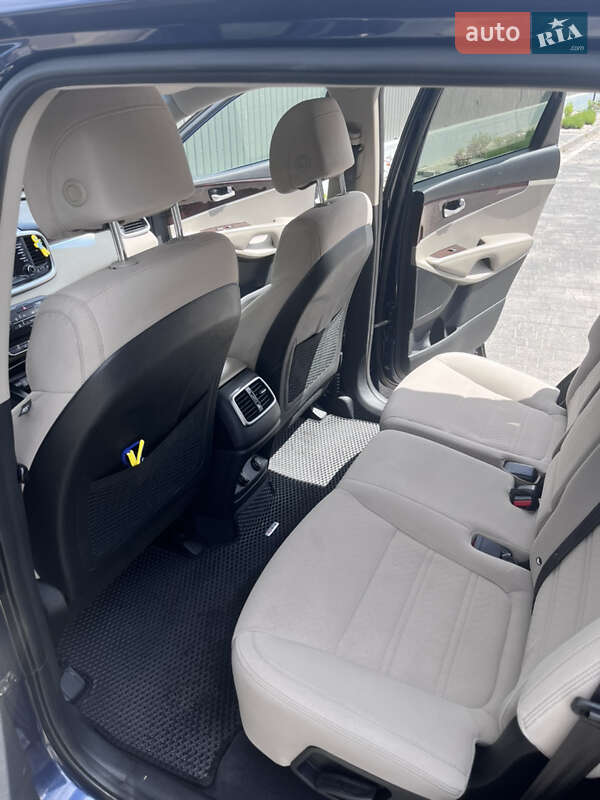 Внедорожник / Кроссовер Kia Sorento 2016 в Городенке