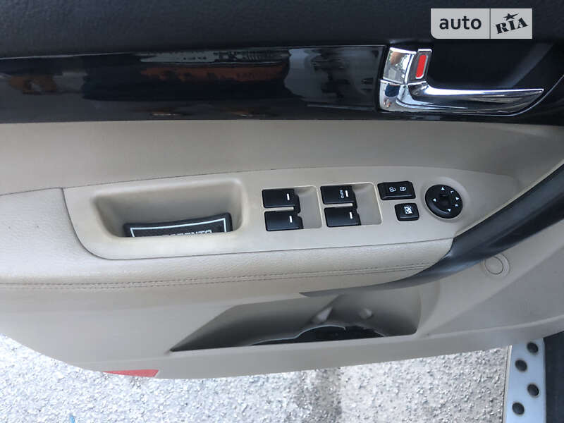 Внедорожник / Кроссовер Kia Sorento 2012 в Ровно