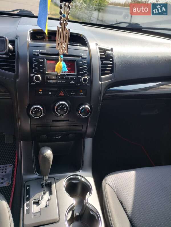Внедорожник / Кроссовер Kia Sorento 2011 в Киеве
