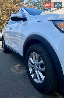 Позашляховик / Кросовер Kia Sorento 2015 в Кривому Розі