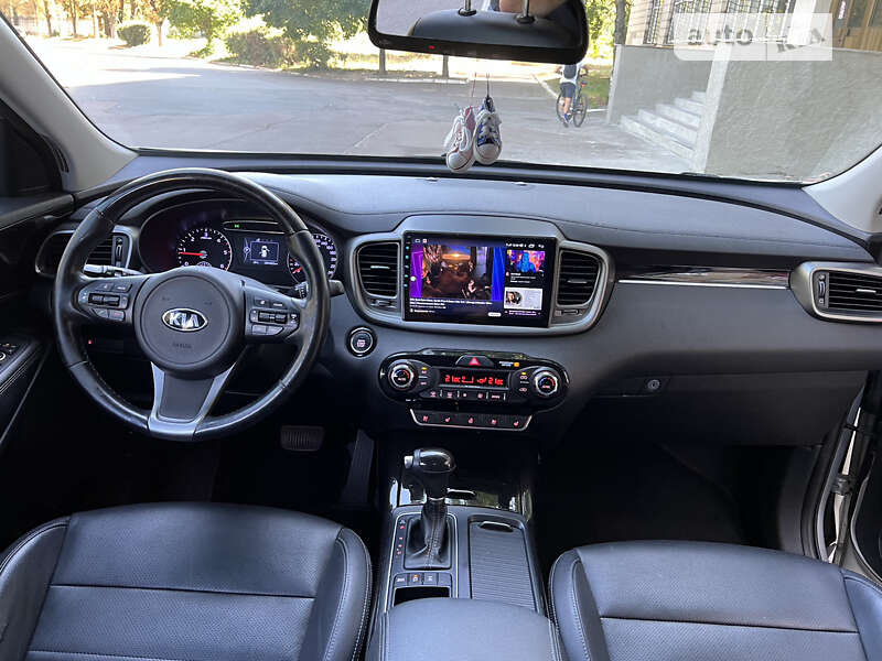 Позашляховик / Кросовер Kia Sorento 2016 в Києві