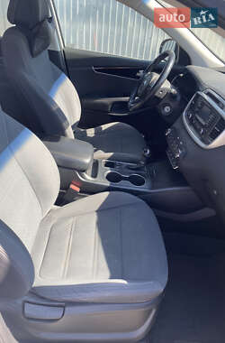 Позашляховик / Кросовер Kia Sorento 2015 в 