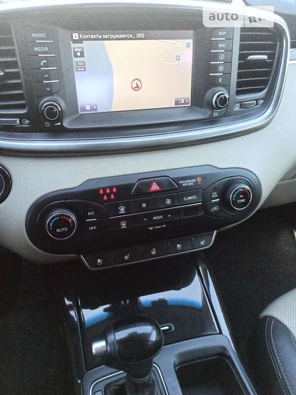 Внедорожник / Кроссовер Kia Sorento 2016 в Николаеве