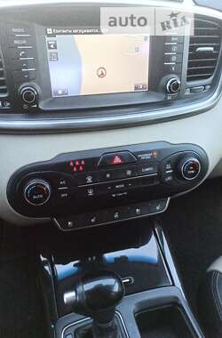 Внедорожник / Кроссовер Kia Sorento 2016 в 