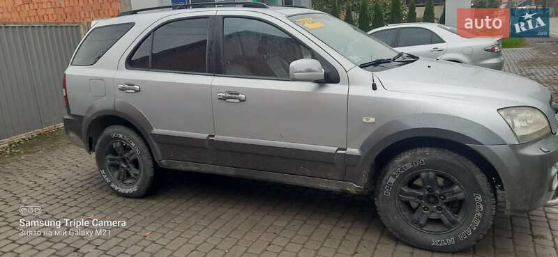 Внедорожник / Кроссовер Kia Sorento 2004 в Буштыне