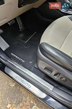 Внедорожник / Кроссовер Kia Sorento 2015 в Харькове