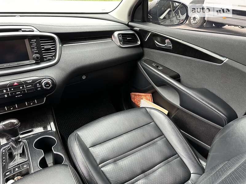 Позашляховик / Кросовер Kia Sorento 2017 в Тернополі