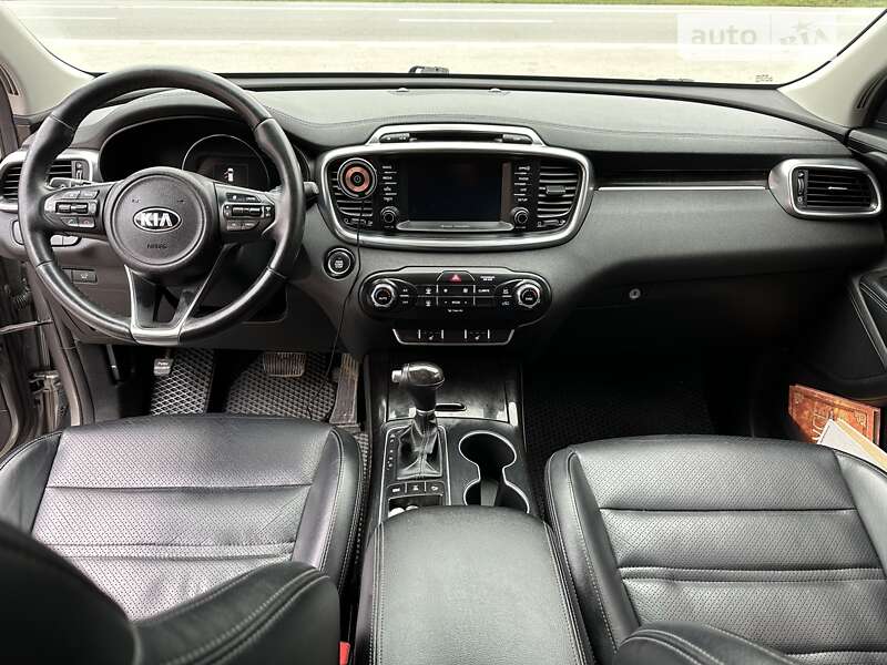 Позашляховик / Кросовер Kia Sorento 2017 в Тернополі